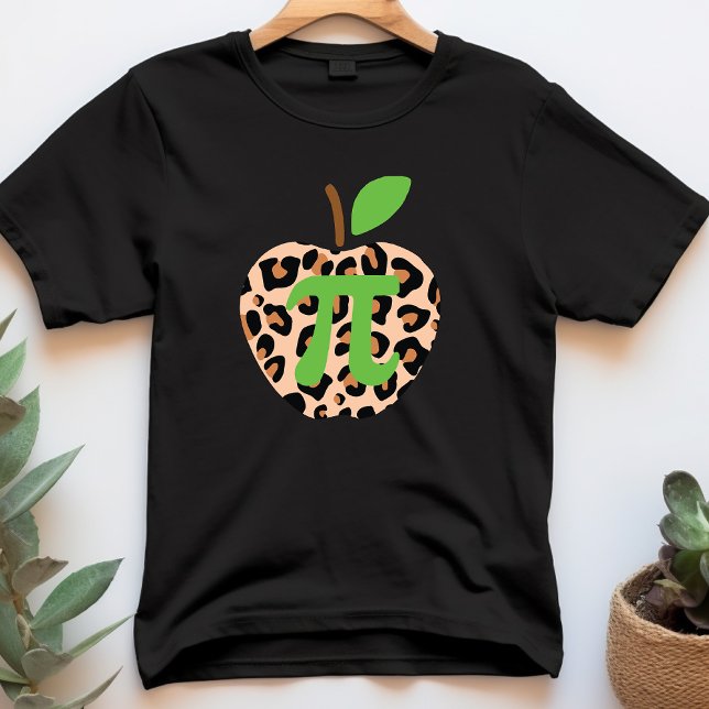 Pi Day Apple Leopard Math Geek Green Teacher T-Shirt (Von Creator hochgeladen)