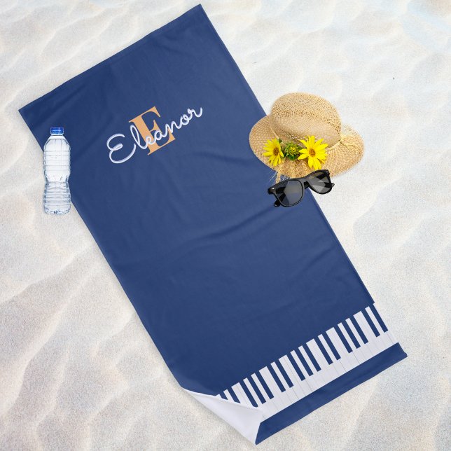 Piano Keys Navy Blue White Monogram Music Keyboard Strandtuch (A stylish beach towel in dark blue with piano keyboard design and monogram)
