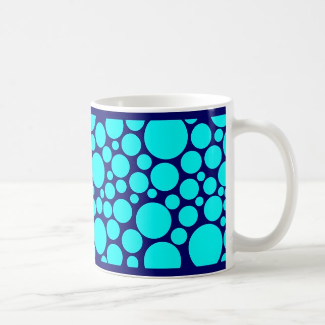 Pickeliges Cyan-blaues auf dunkelblauem Tasse (Rechts)