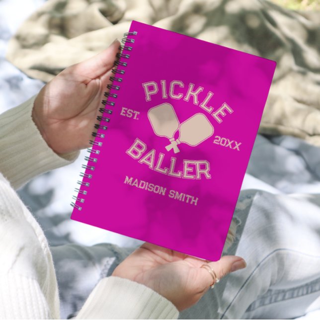 Pickle Baller Pickleball-Kollegialtypografie Planer (Von Creator hochgeladen)