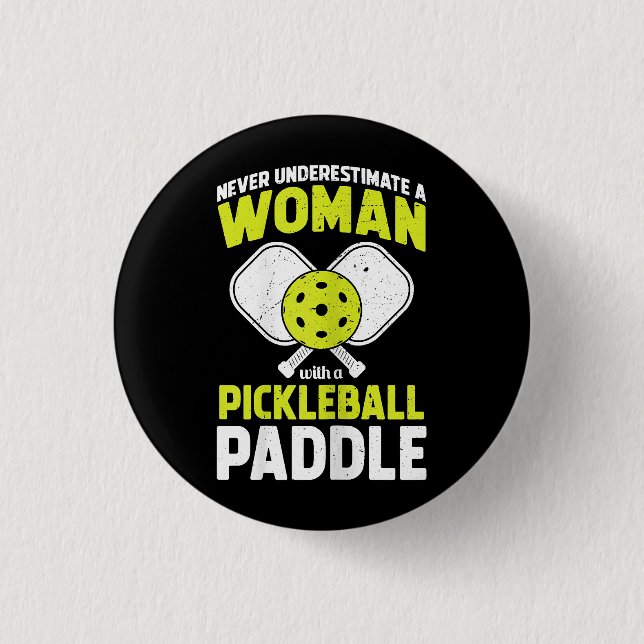 Pickleball-Frau Lustiges Pickleball-Spieler-Gesche Button (Vorderseite)
