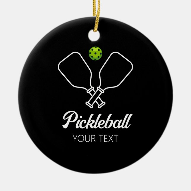Pickleball mit Paddles und Ball Personalisiert Keramik Ornament (Vorne)