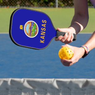 Pickleball Paddle unter der Flagge von Kansas, USA
