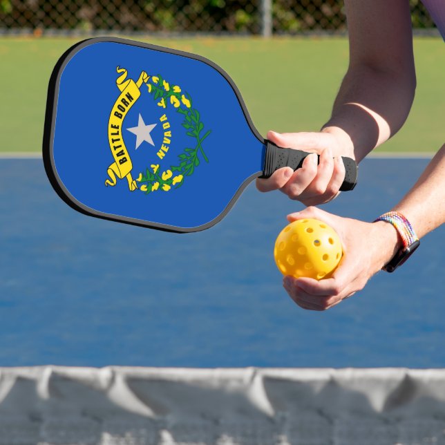 Pickleball Paddle unter der Flagge von Nevada, USA (InSitu)