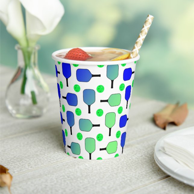 Pickleball Party Blue Green Paddle and Balls Pappbecher (In Situ)