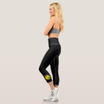 Pickleball Player Club Team Custom Yellow Black Capri Leggings<br><div class="desc">Niedliches Pickleball-Team oder Club Capri-Leggings mit und schwarz-gelbem Paddelsymbol und personalisiertem Text in einem Kreis um das Logo. Ein Handtuch mit Sporttasche ist ideal zum Tragen von Übungen, Turnieren oder Ladderspielen. Diese komfortablen und hochwertigen Leggings sind perfekt für Ihren Lieblings-Pickleball-Spieler, Coach, Club Manager oder Teammitglieder. Die Farben können so angepasst...</div>