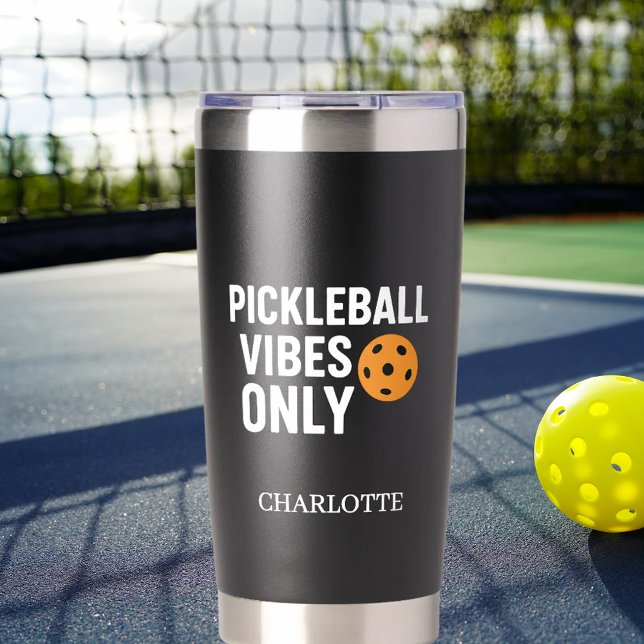 Pickleball Player vibes quotierter Name Thermobecher (Von Creator hochgeladen)