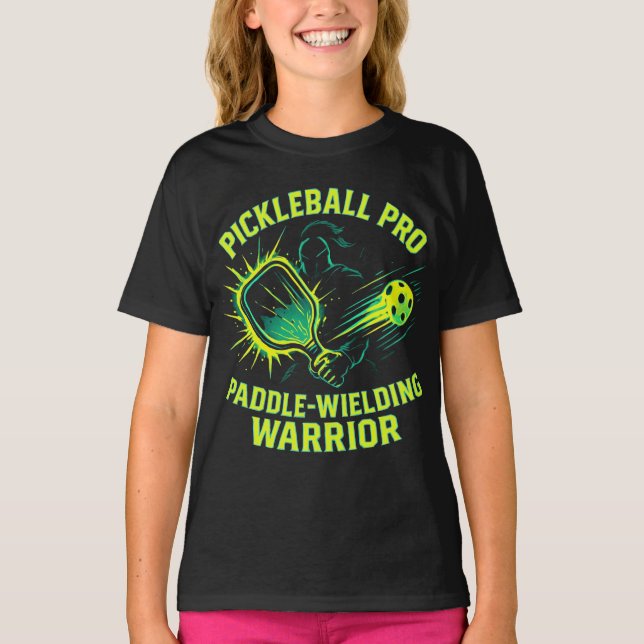 Pickleball-Profi: Paddel schwingender Krieger T-Shirt (Vorderseite)