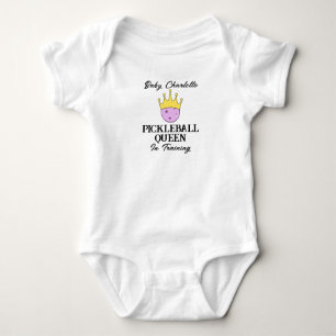 Pickleball Queen in Training Lavendel Personalisie Baby Strampler