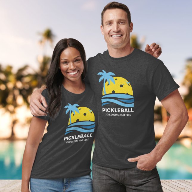 Pickleball Tropical Palm Tree Sun Ihren benutzerde T-Shirt (Von Creator hochgeladen)