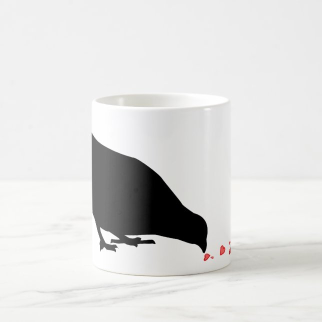 Pickreihenfolge. Schwarzer Vogel & rote Herzen. Tasse (Mittel)