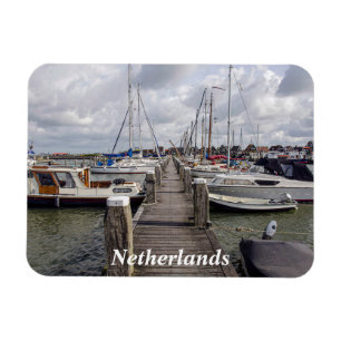 Pier mit Booten und Yachten in Marken Niederlande  Magnet
