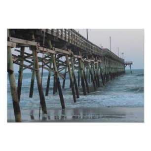 Pier und Wellen - Eichen-Insel, North Carolina Fotodruck