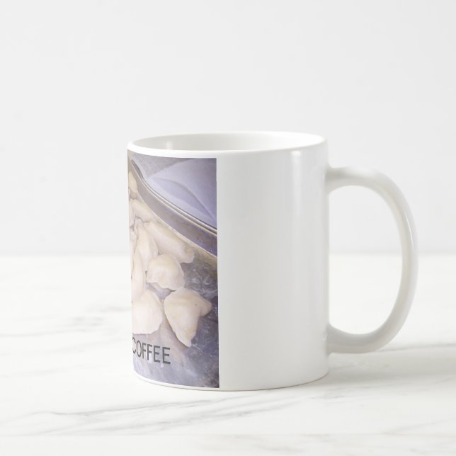 PIEROGI U. KAFFEE TASSE (Rechts)