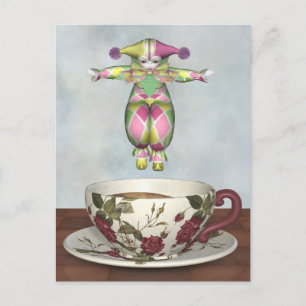 Pierrot Clown Doll springt in einen Teecup Postkarte