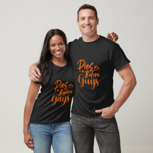 Pies Before Typ Typografie T-Shirt