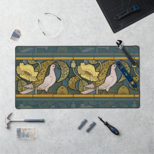 Pigeon Blue Yellow Fish Art Nouveau Schreibtischunterlage
