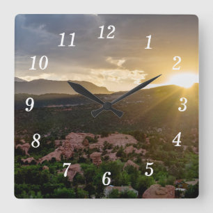 Pikes Peak Sunset Haze Wall Clock Quadratische Wanduhr