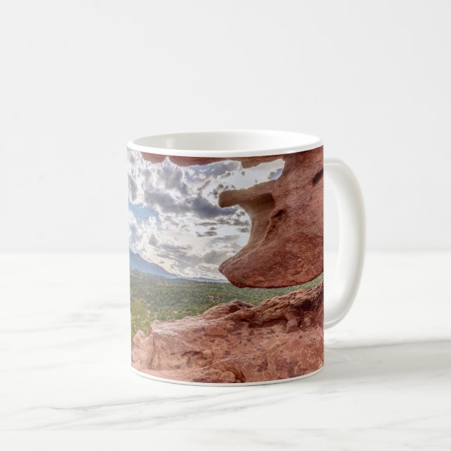 Pikes spitzen sich durch eine Felsenhöhle Kaffeetasse (VorderseiteRechts)
