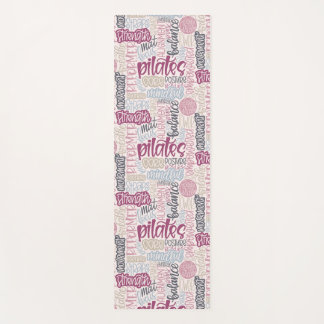 Pilates Lingo-Pink Plum Handletterierte Wortcollag Yogamatte