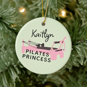 Pilates Prinzessin Pink Reformer Keramik Ornament