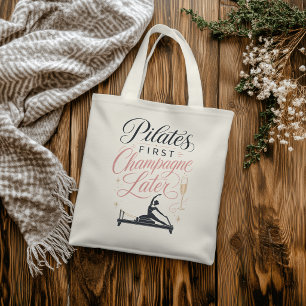 Pilates zuerst, Champagner später - Elegantes Rosé Jumbo Stoffbeutel