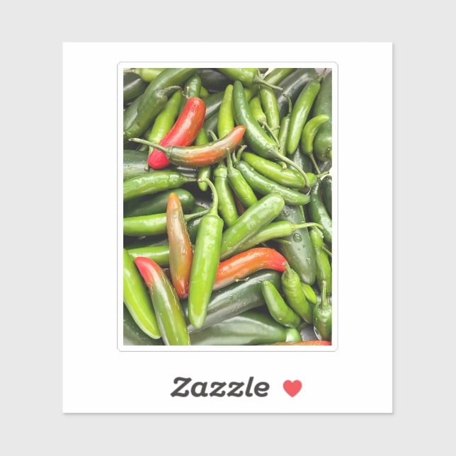 Pile von grünen scharfen Paprikaschoten Aufkleber (Blatt)