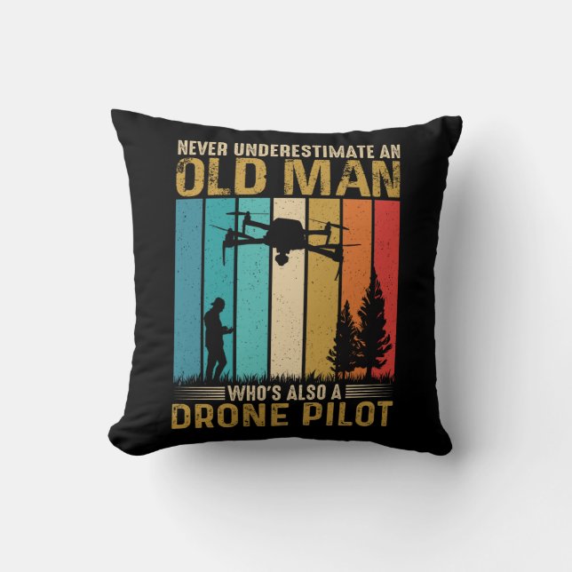 Pilot von Old Man Drone humorvoll Kissen (Vorderseite)
