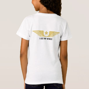 Pilotin mit personalisierbaren Goldflügeln - Weiße T-Shirt