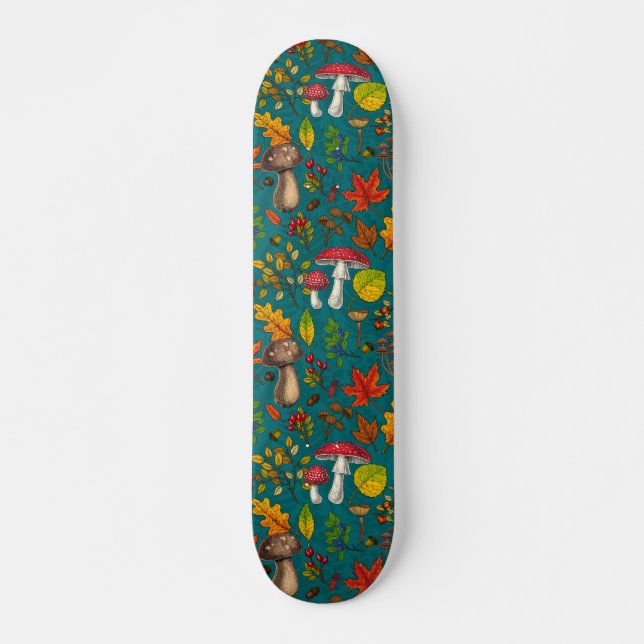 Pilze, Blätter, Nüsse und Beeren im Herbst auf bla Skateboard (Vorne)