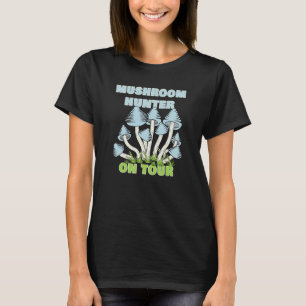 Pilzjäger Picker Pilze während Wanderung pflücken T-Shirt