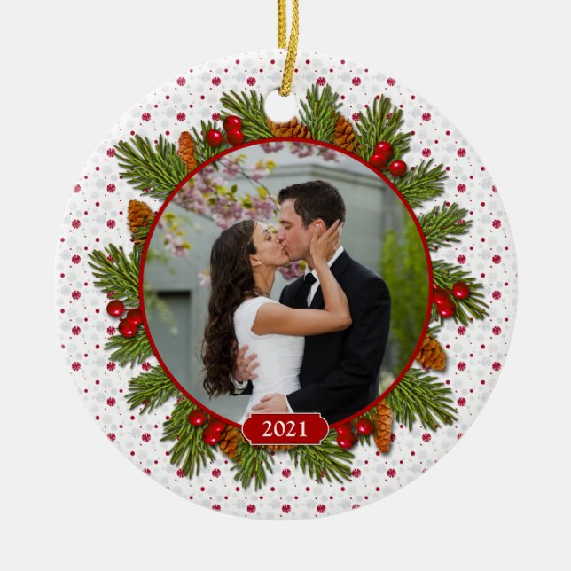 Pine Boughs Holly 1. Weihnachtsfeier Zusammen Foto Keramikornament (Vorne)