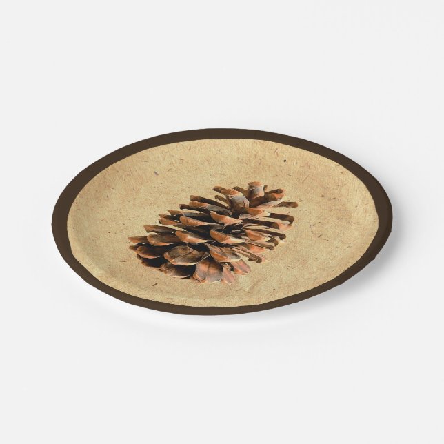 Pine Cone Pappteller (Schrägansicht)