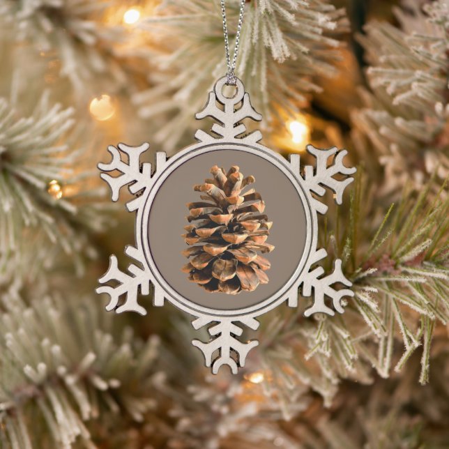 Pine Cone Schneeflocken Zinn-Ornament (Baum)