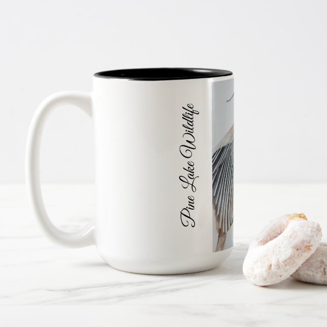 Pine Lake Artist Great Blue Hero Zweifarbige Tasse (Mit Donut)