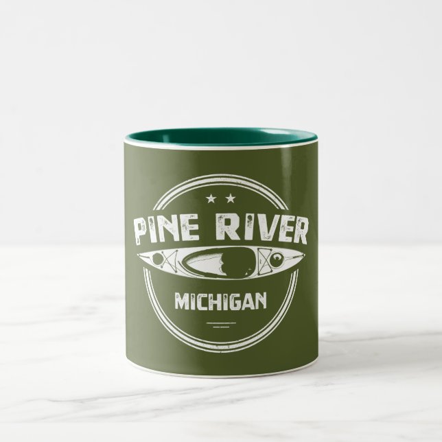 Pine River Michigan Kayaking Zweifarbige Tasse (Mittel)