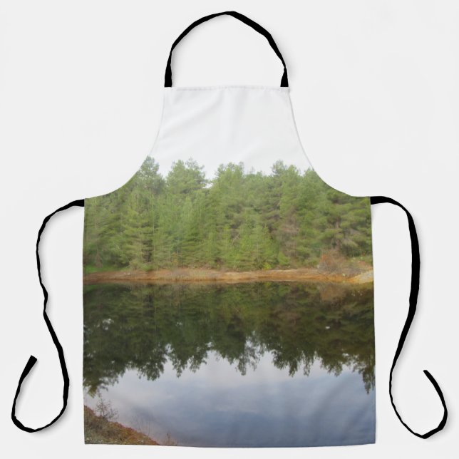 Pine Treflection Lake Schürze (Vorderseite)