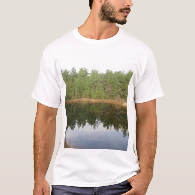 Pine Treflection Lake T-Shirt (Vorderseite)