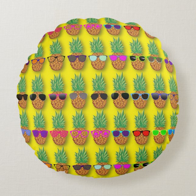 Pineapple Fun! Rundes Kissen (Vorderseite)
