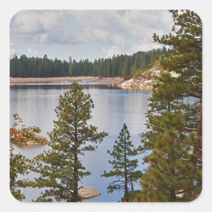 Pinecrest Lake California im August Quadratischer Aufkleber