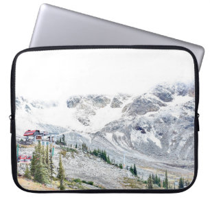 PINENBÄUME IN DER NÄHE VON SCHNEEBERG LAPTOPSCHUTZHÜLLE