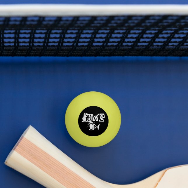 Ping Pong Ball Game On Tischtennisball (Tisch)