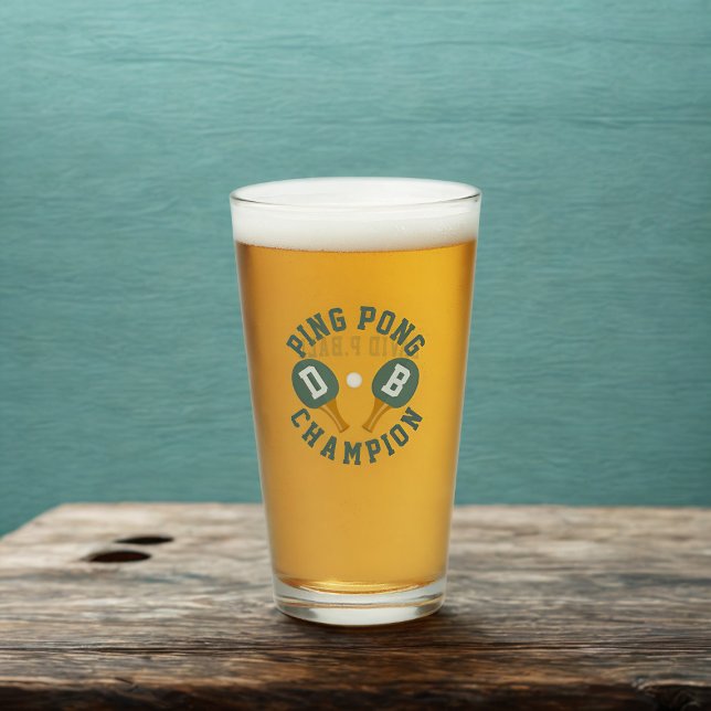 Ping Pong Champion Personalisiert Pint Glass Glas (For the Ping Pong Champion in your life. Just add their initials and name on the back)