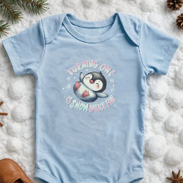 Pinguin 1. Geburtstag Schnee viel Spaß Niedlicher Baby Strampler