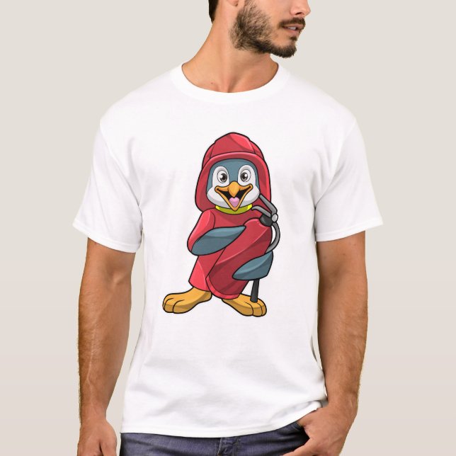 Pinguin als Feuerwehrmann mit Feuerlöscher T-Shirt (Vorderseite)