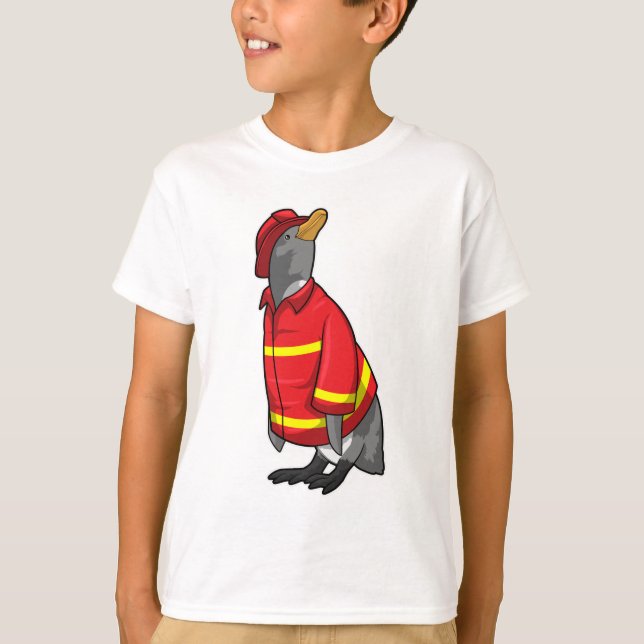 Pinguin als Feuerwehrmann mit Helmet T-Shirt (Vorderseite)