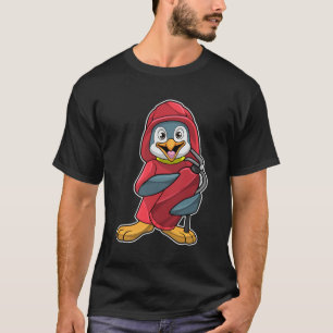 Pinguin als Feuerwehrmann mit Löschgerät T-Shirt