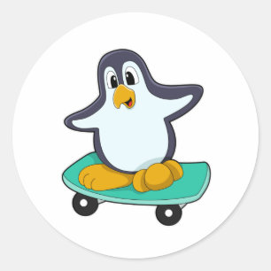 Pinguin als Skater auf Skateboard Runder Aufkleber