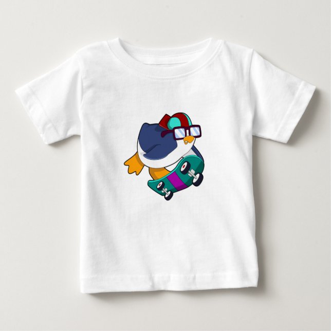 Pinguin als Skater mit Skateboard Baby T-shirt (Vorderseite)