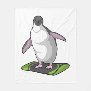 Pinguin als Snowboarder mit Snowboard Fleecedecke
